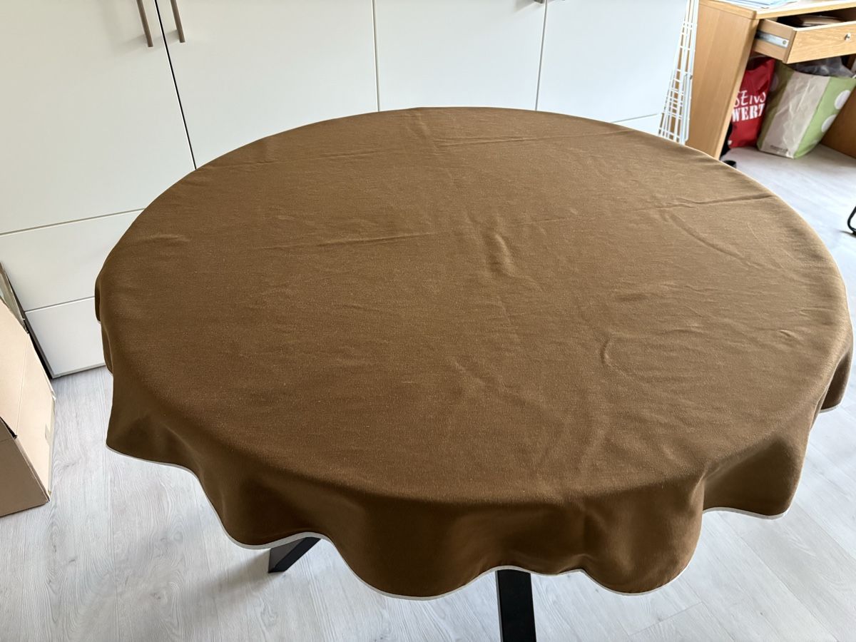 Altra biancheria da tavola: Runde doppelseitige Tischdecke, Durchmesser 150cm – Usato da Basel venduto da ann_7w6q 2