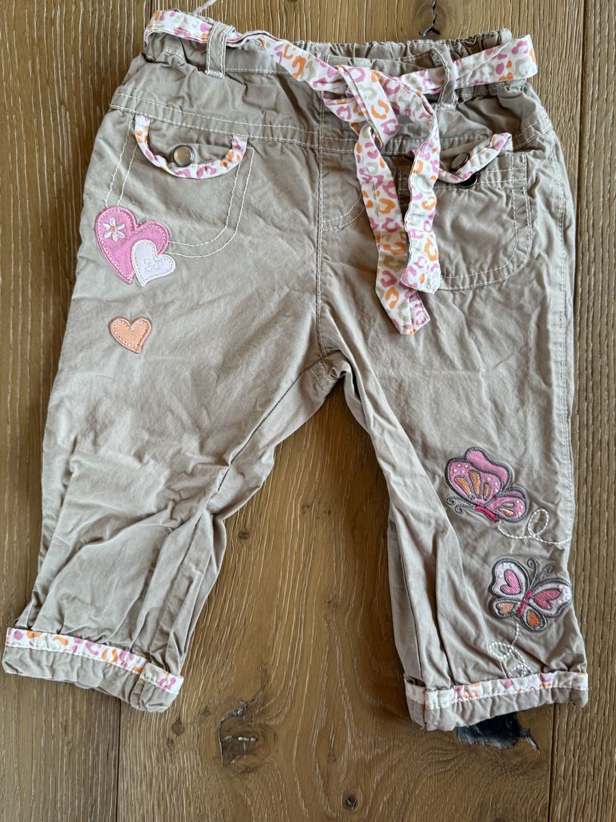 Pantaloni: Sommerhose Herz Grösse 74 – Usato da Pragg-Jenaz venduto da gobrist