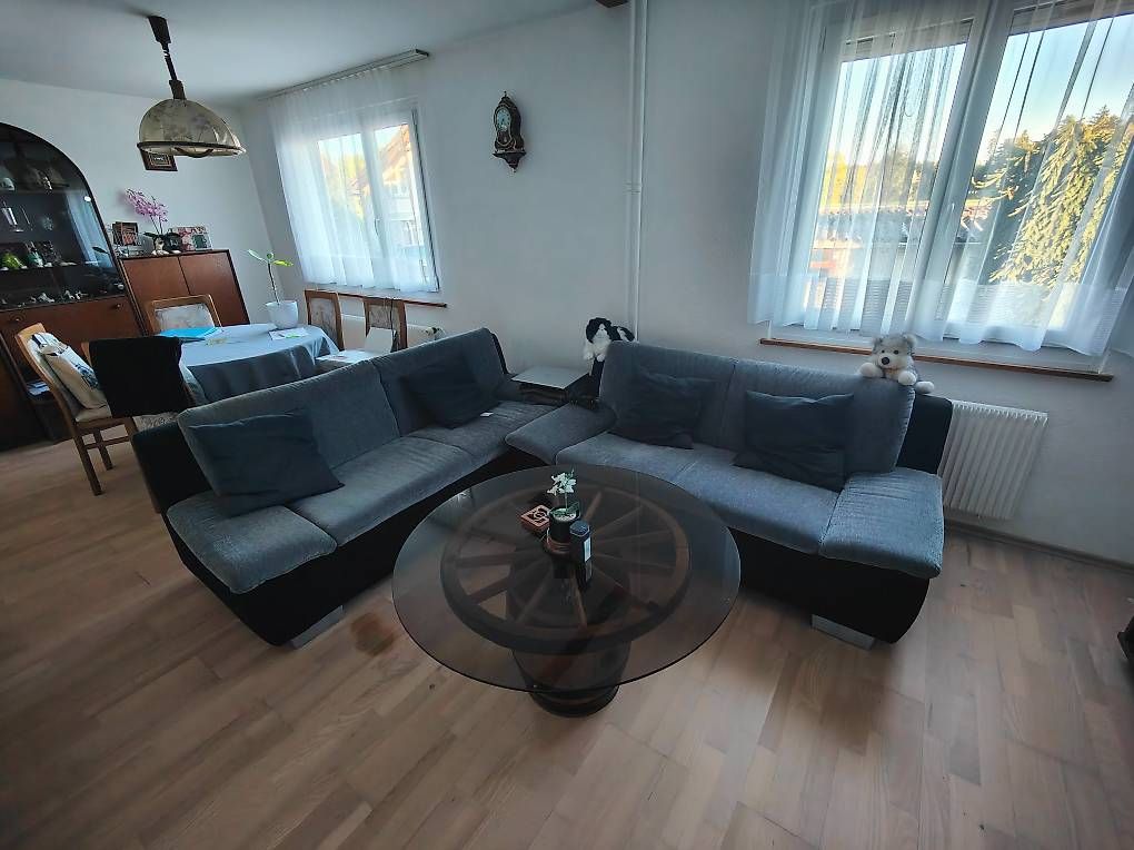 Sofas: Modernes Ecksofa grau/schwarz (1.80 x 2.00 m) – Gebraucht aus Recherswil von beawuethrich