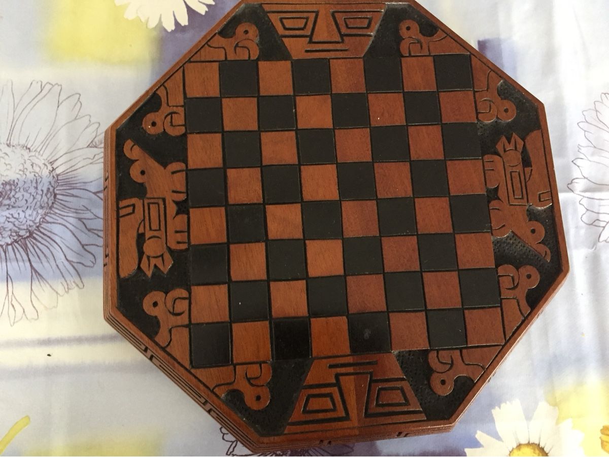 Giochi: Handgeschnites Schachbrett – Usato da Chur venduto da Sial 5