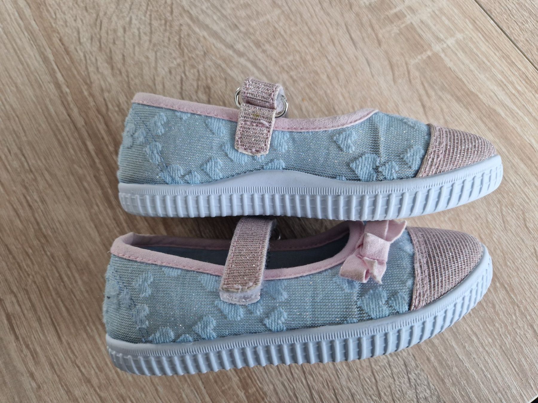Scarpe per ragazze: Hausschuhe/Finken Gr. 24 – Usato da Heimberg venduto da Eleanor20 1