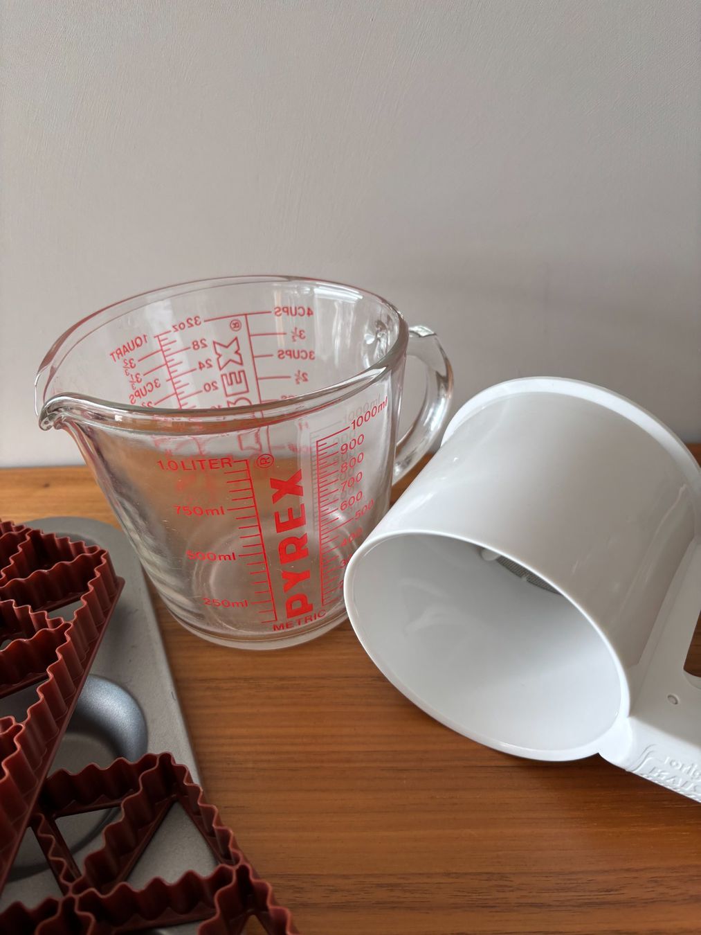 Elettrodomestici da cucina: Küchenartikel, Backen, 5 verschiedene Teile – Usato da Laax GR venduto da wil_66wq 8