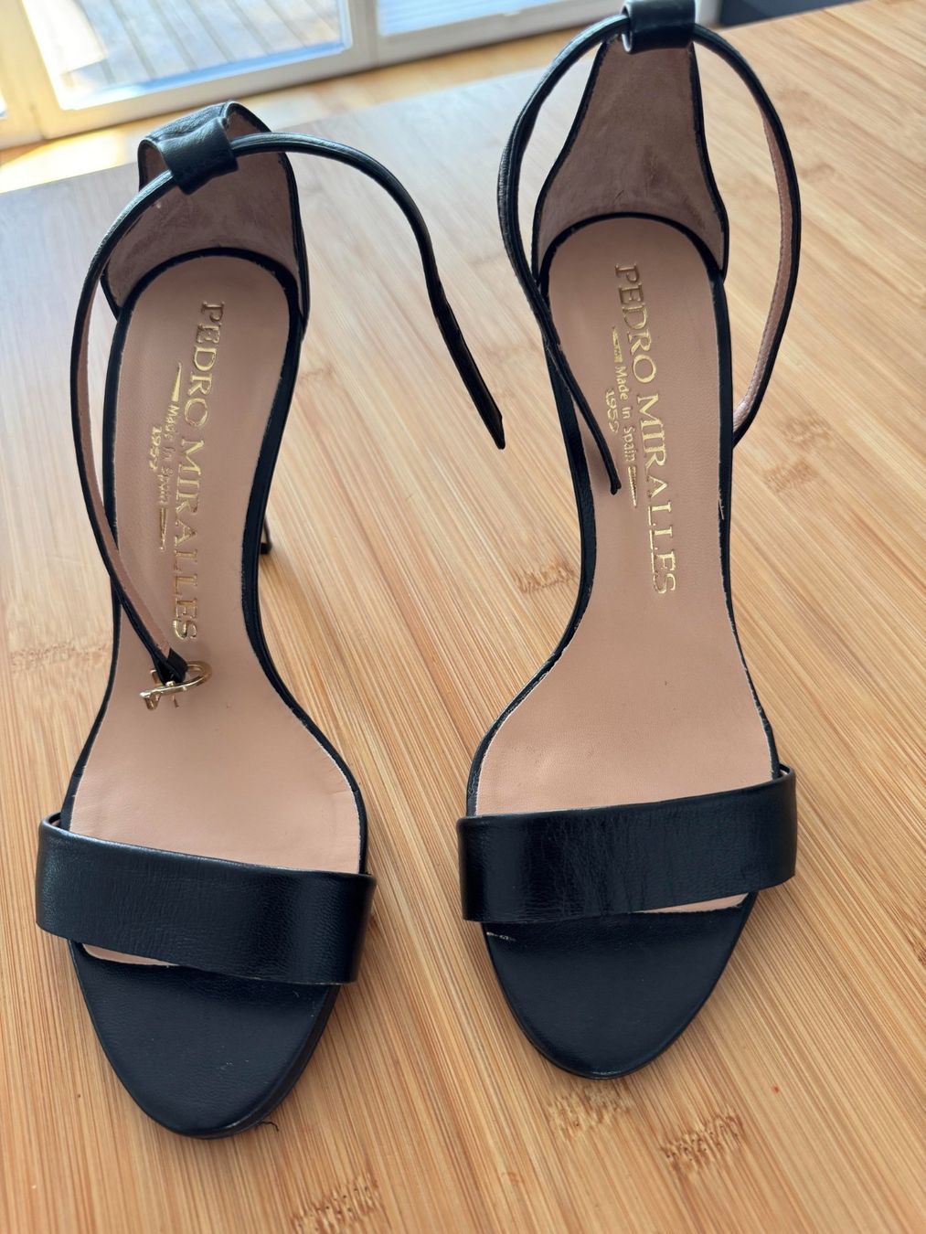 Scarpe da donna: NEUE WUNDERSCHÖNE STILETTOS – Nuovo (secondo la descrizione) da Urtenen-Schönbühl venduto da Wiha