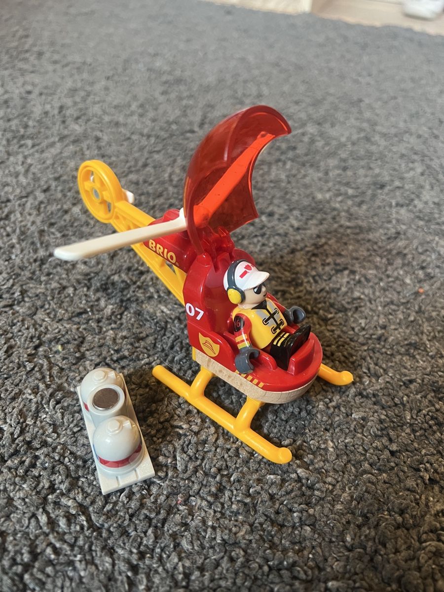 Brio Spielzeuge: BRIO Rescue Helicopter Hubschrauber  – Gebraucht aus Hasliberg Goldern von Mejolo