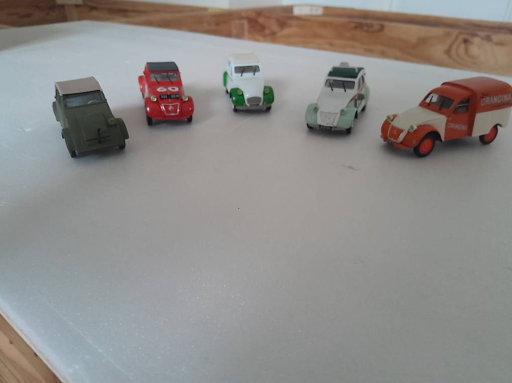 Modellini d'auto: véhicule 2CV miniatures – Nuovo e nell'imballaggio originale da Le Locle venduto da BLS465 1