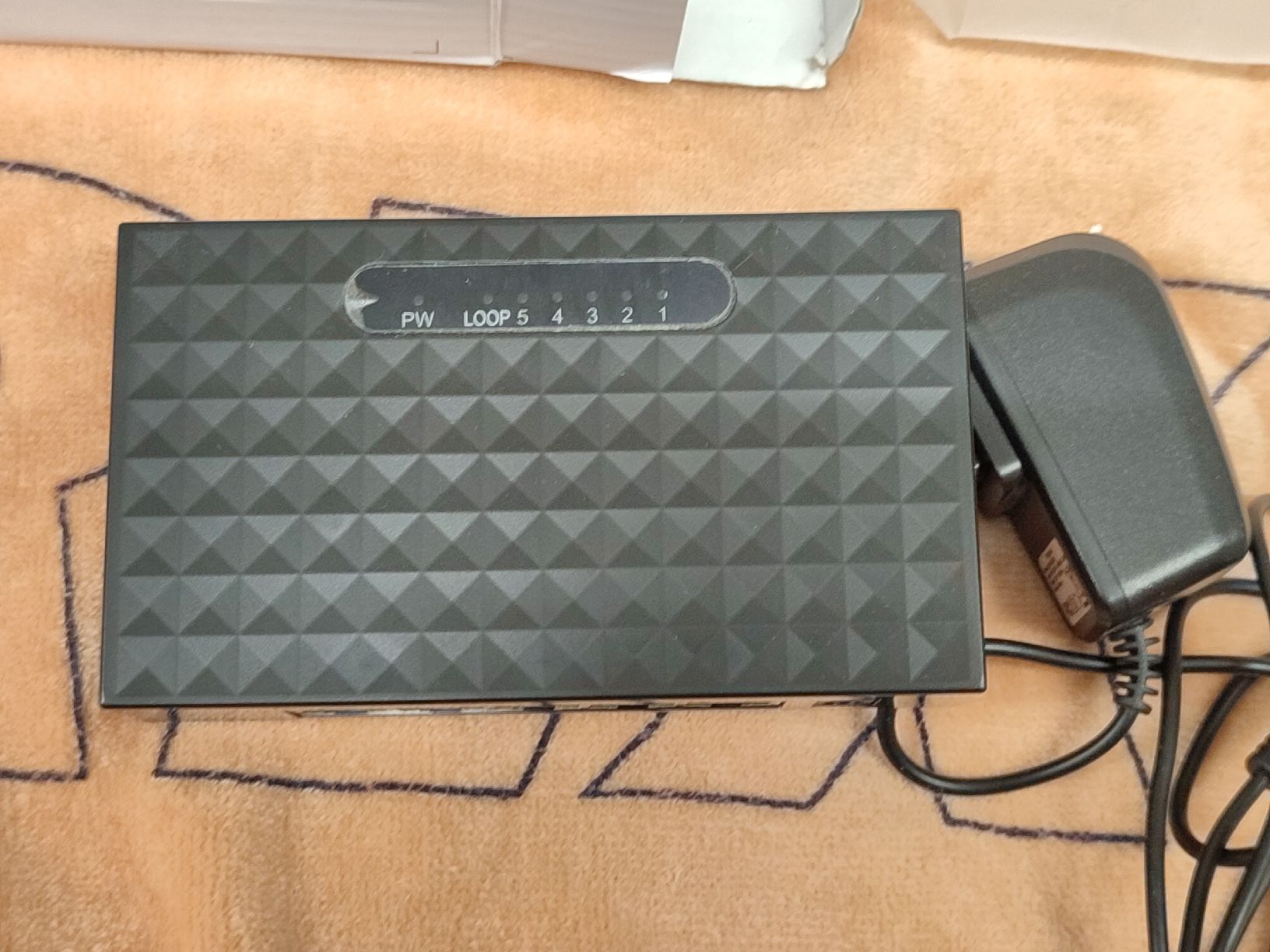Hub & Switch: 5 Port Fast Eternet Switch – Nuovo (secondo la descrizione) da Utzenstorf venduto da Igelfamilie 2