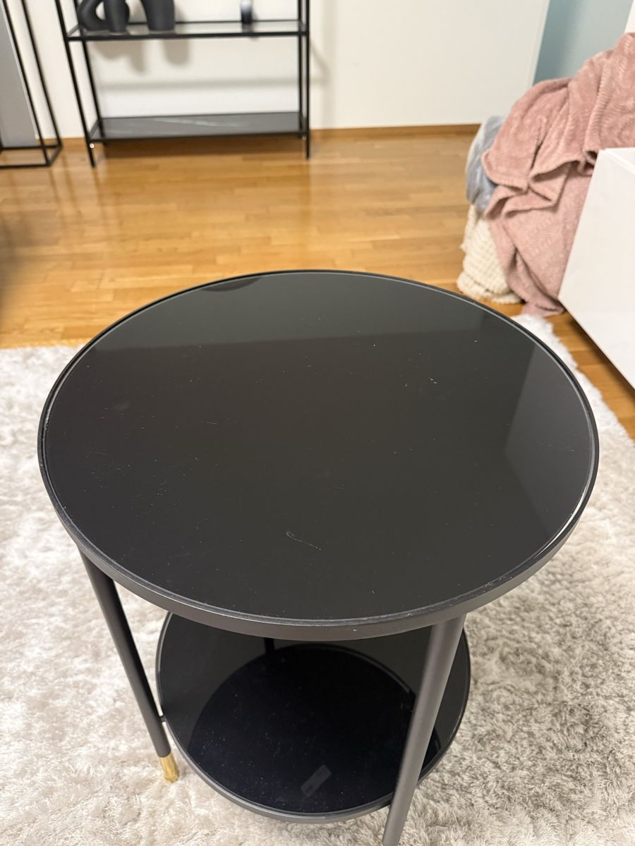 Ikea Tavoli: Beistelltisch schwarz Glas Metall Ikea – Usato da Wetzikon ZH venduto da jessi_ing 1