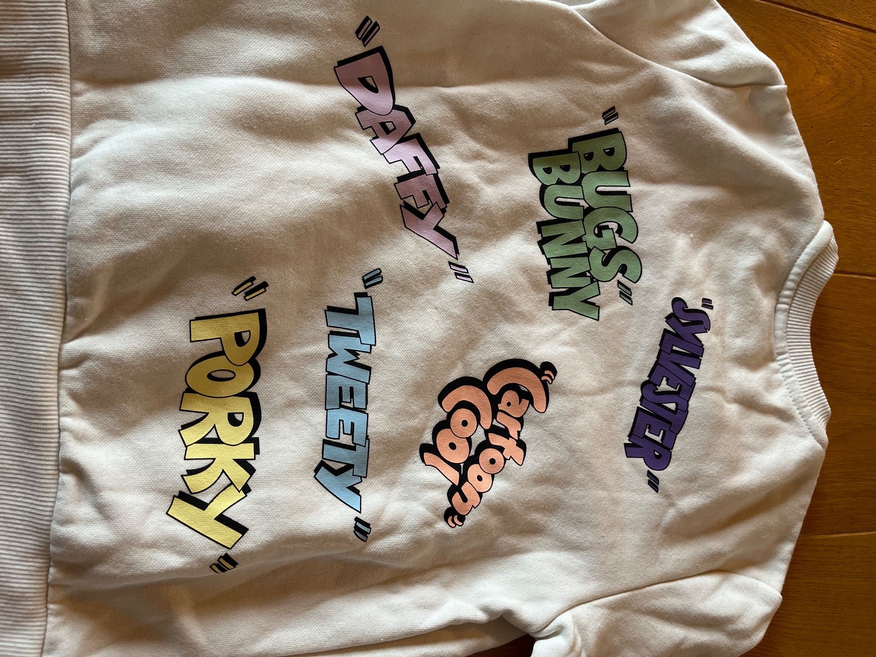 Maglioni & Felpe: neuer Pullover Looney Tunes 128 – Usato da Balmberg venduto da Berglihof 2