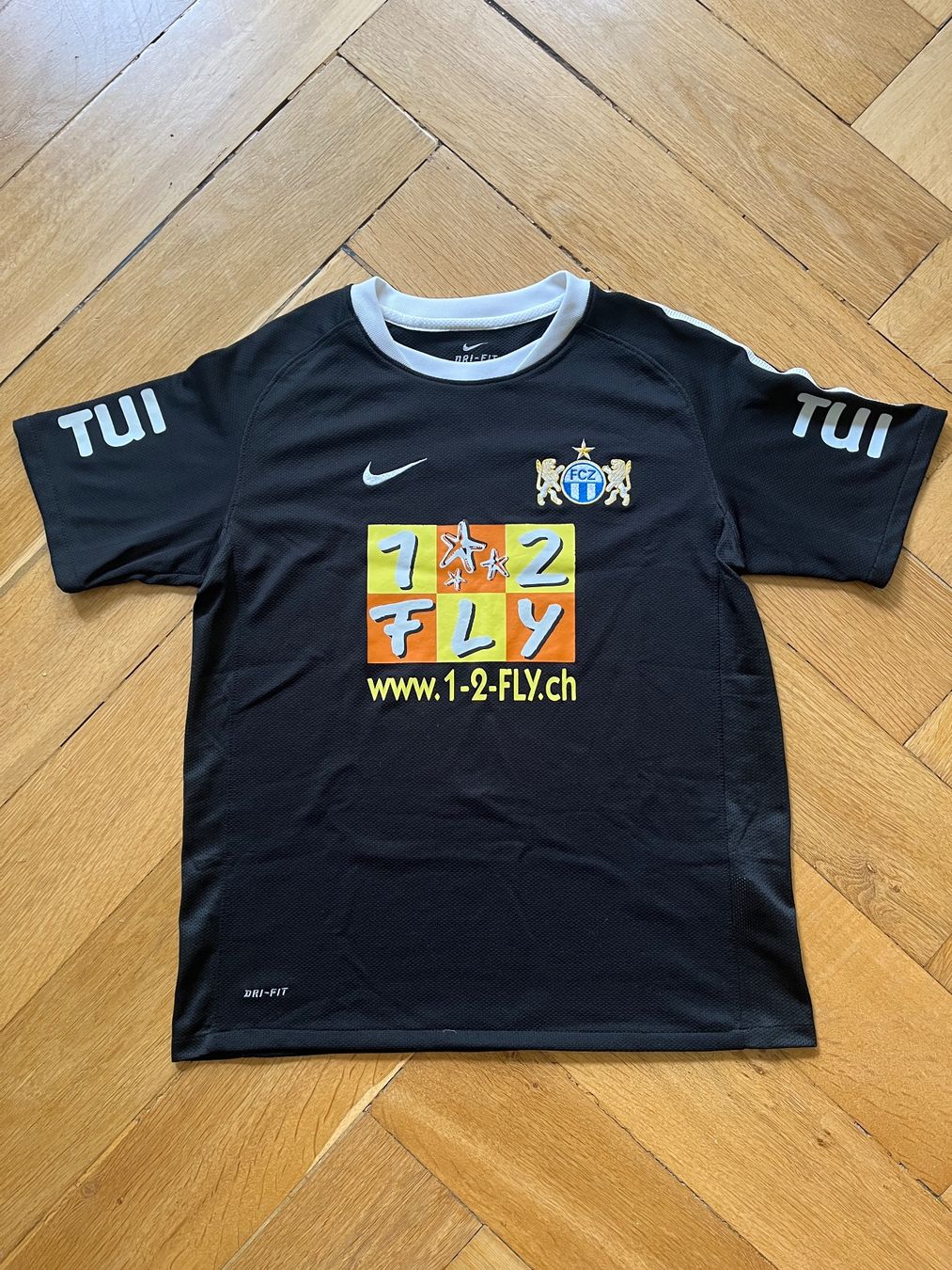 Leibchen & Hosen: Fcz Trikot – Gebraucht aus Zürich von Arch2