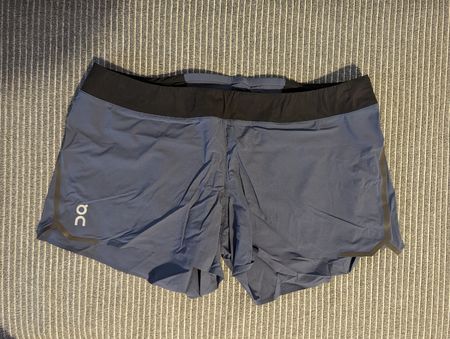 On Running Shorts Women L black / blue