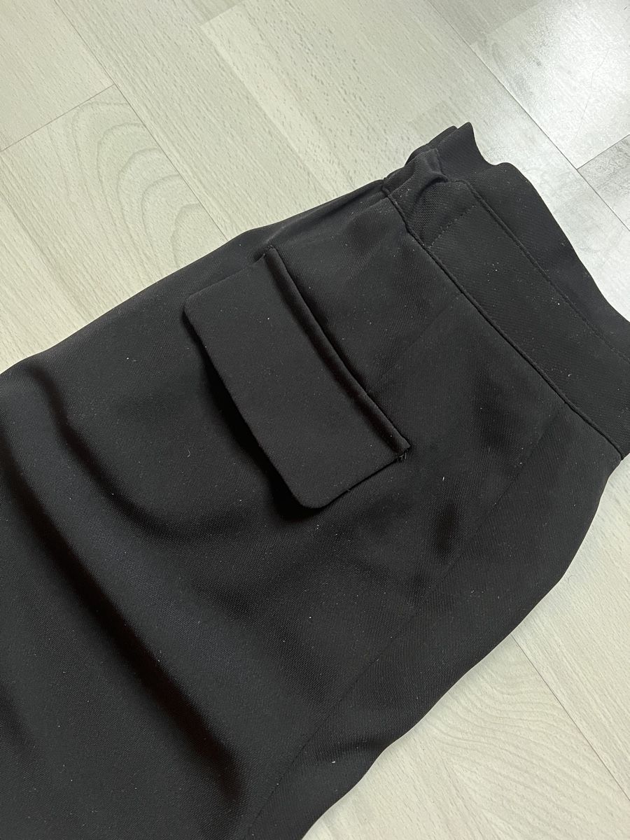 Pantaloni: Schwarze Stoffhose mit Gummizugbund - Grösse M  – Usato da Bern venduto da fla_yj25 3