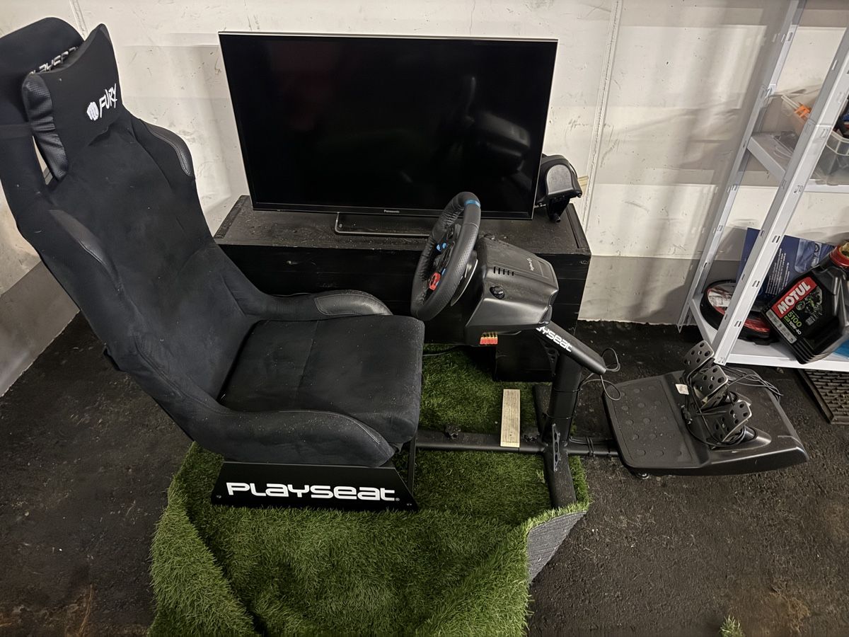 Consoles: Playseat Race Simulator PS4  – Neuf (Voir description) à Hochdorf par ali_qy86