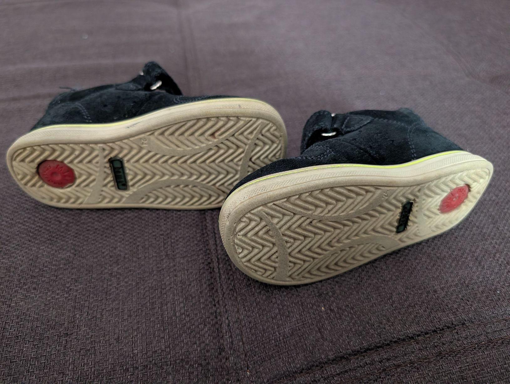 Scarpe per ragazzi: Babyschuhe Gr 24 – Usato da St. Gallen venduto da tadi09 2