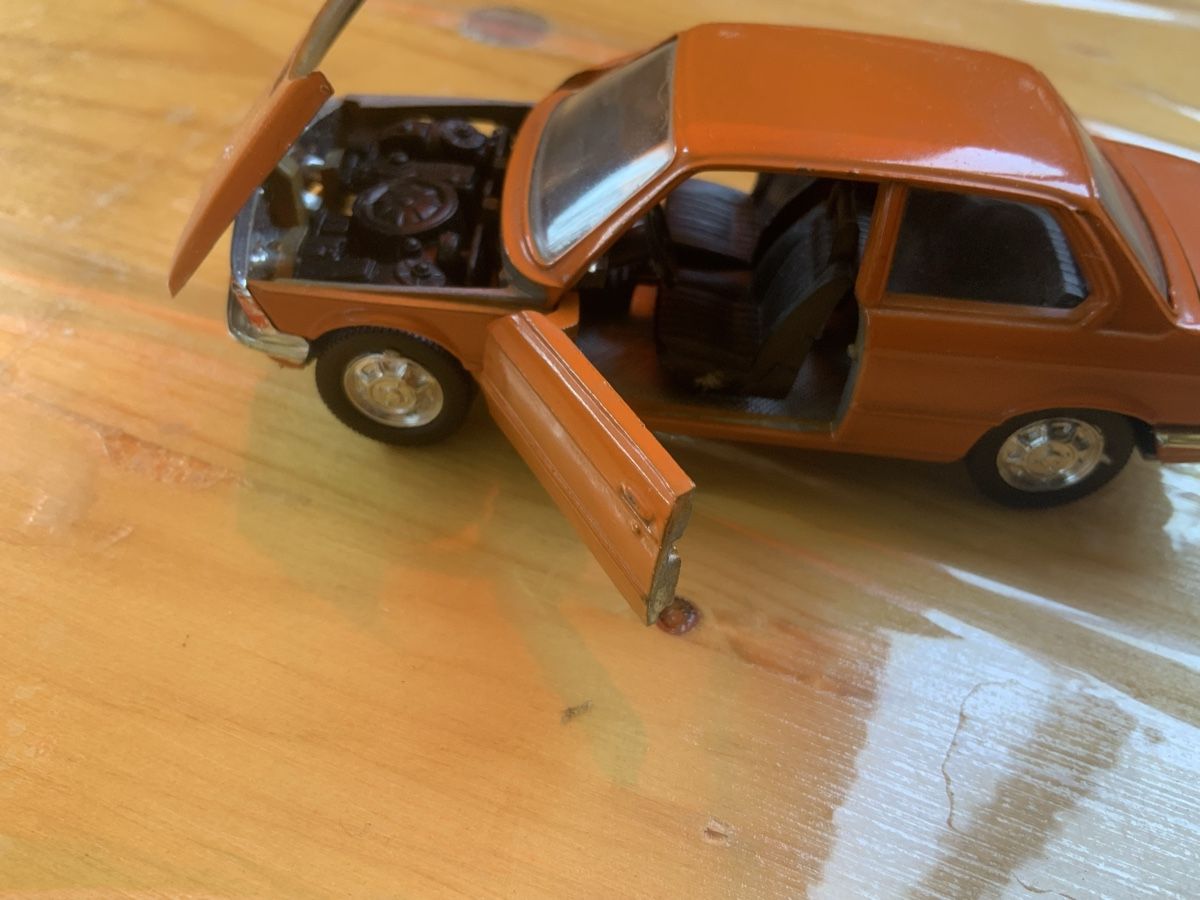 BMW Modellini d'auto: BMW E21 1/43 Schuco – Usato da Lausanne venduto da Shei2014 2