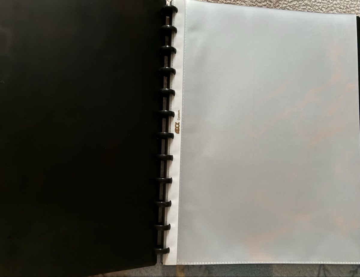 Raccoglitori:  ADOC Ringbuch System A4 Schwarz mit 25 Sichtmäppchen. Neu – Nuovo (secondo la descrizione) da Oberrüti venduto da Jomaru