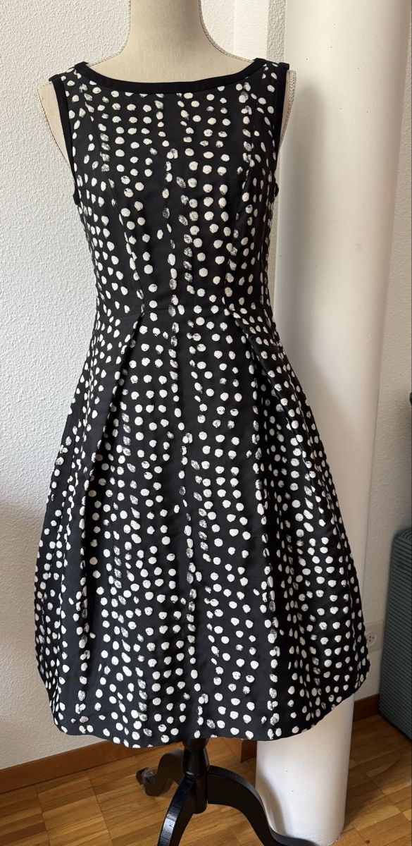 Max Mara Vestiti: Robe MAX MARA studio, taille 38 – Nuovo (secondo la descrizione) da Morges venduto da sandy069
