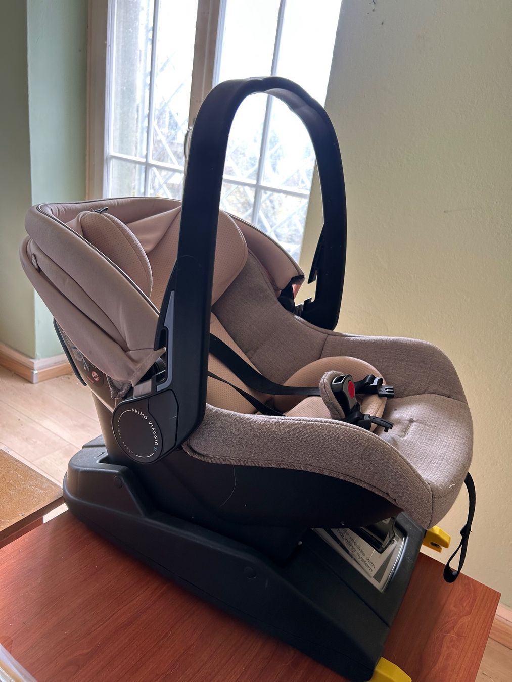 Peg Perego Seggiolini per auto: Babyschale mit 3 Isofix Stationen, unfallfrei – Usato da Solothurn venduto da susibusi11 7
