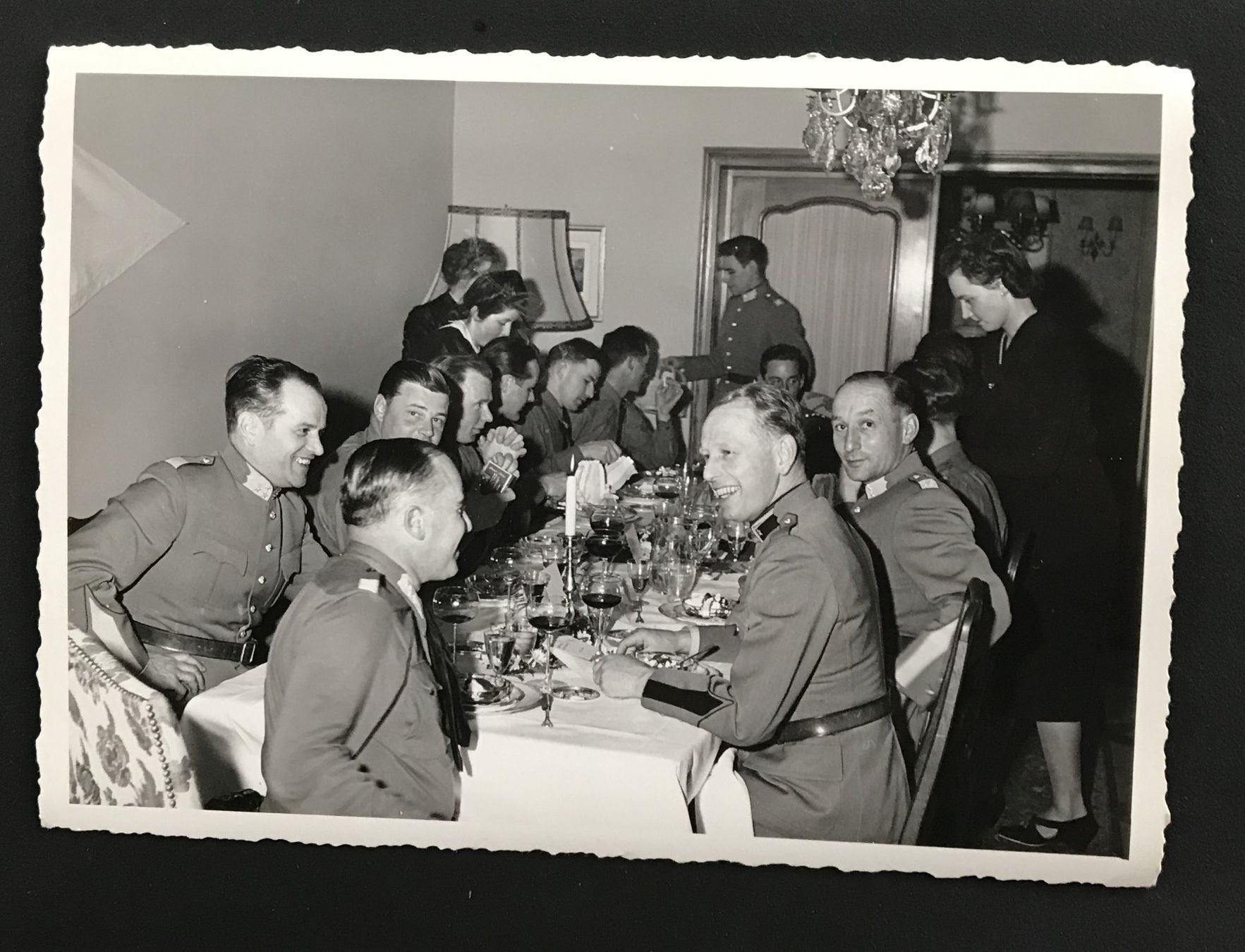 Cartoline postali: ANTIKE ANSICHTSKARTE SCHWEIZER ARMEE – Usato da Ostermundigen venduto da wini63