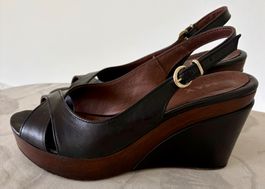 Sandalen mit Keilabsatz in Schwarz/Braun, Gr. 38