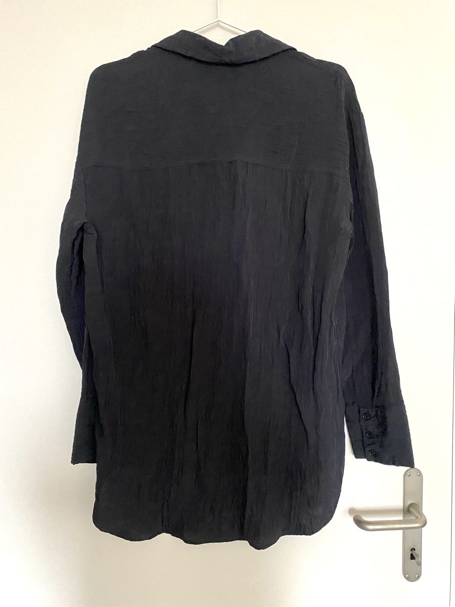 H&M Camicette: Schwarze Crinkle-Bluse – Usato da Luzern venduto da champagnelaury 4