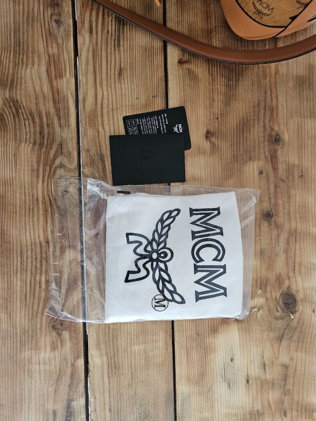 Mcm Borse da donna: MCM Beuteltasche DESSAU VI mit Pouch – Nuovo (secondo la descrizione) da Zofingen venduto da dvi_2l2c 3