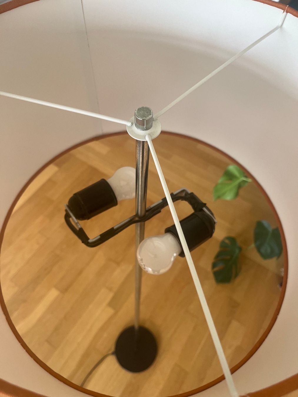 Lampen: Stehlampe 60er/70er, Chrom, Top Zustand – Gebraucht aus Zürich von matador12 3