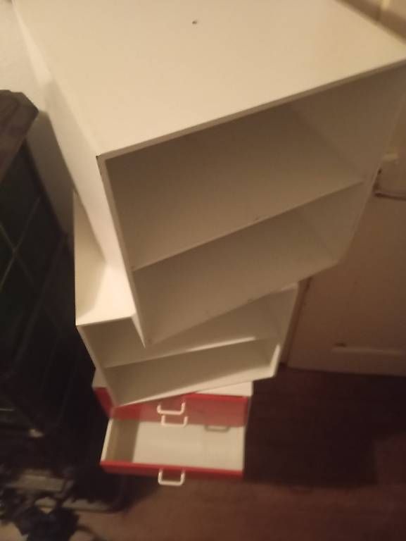 Ikea Scaffali: 4 würfel , Modul gestell, kombinierbar – Usato da Basel venduto da Petergunn 2