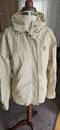 Fjällräven Jacke Gr. L Übergangsjacke Windjacke beige