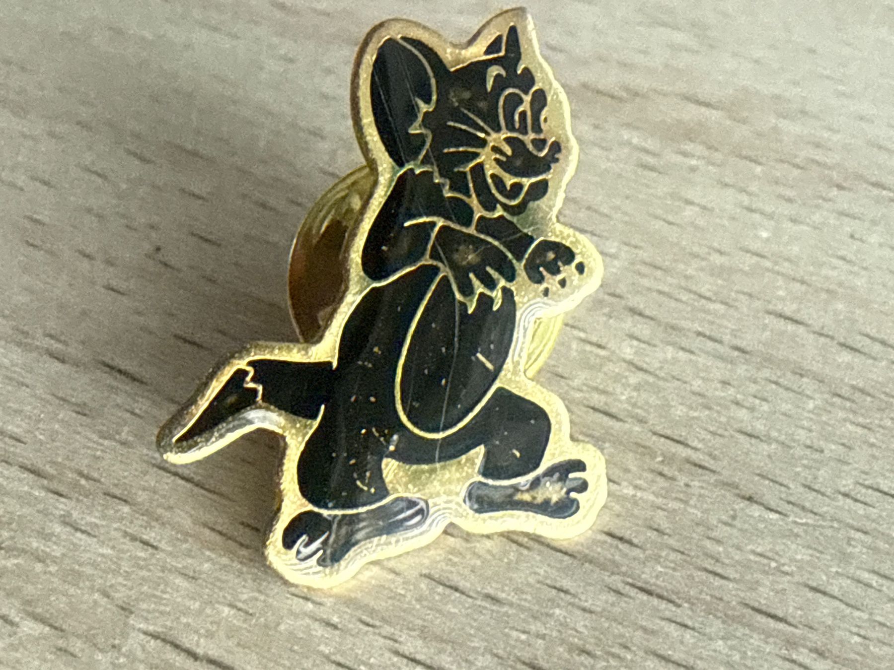Plaquettes & Badges: Pin Tom – D'occasion à Glattbrugg par Schweigmatt