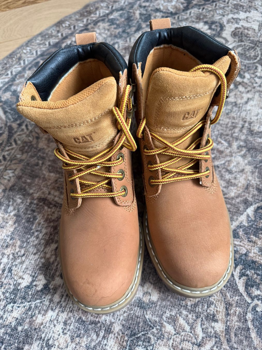 Caterpillar Scarpe da donna: Stiefel Caterpillar – Usato da Neuhausen venduto da ivl_mc5j 1