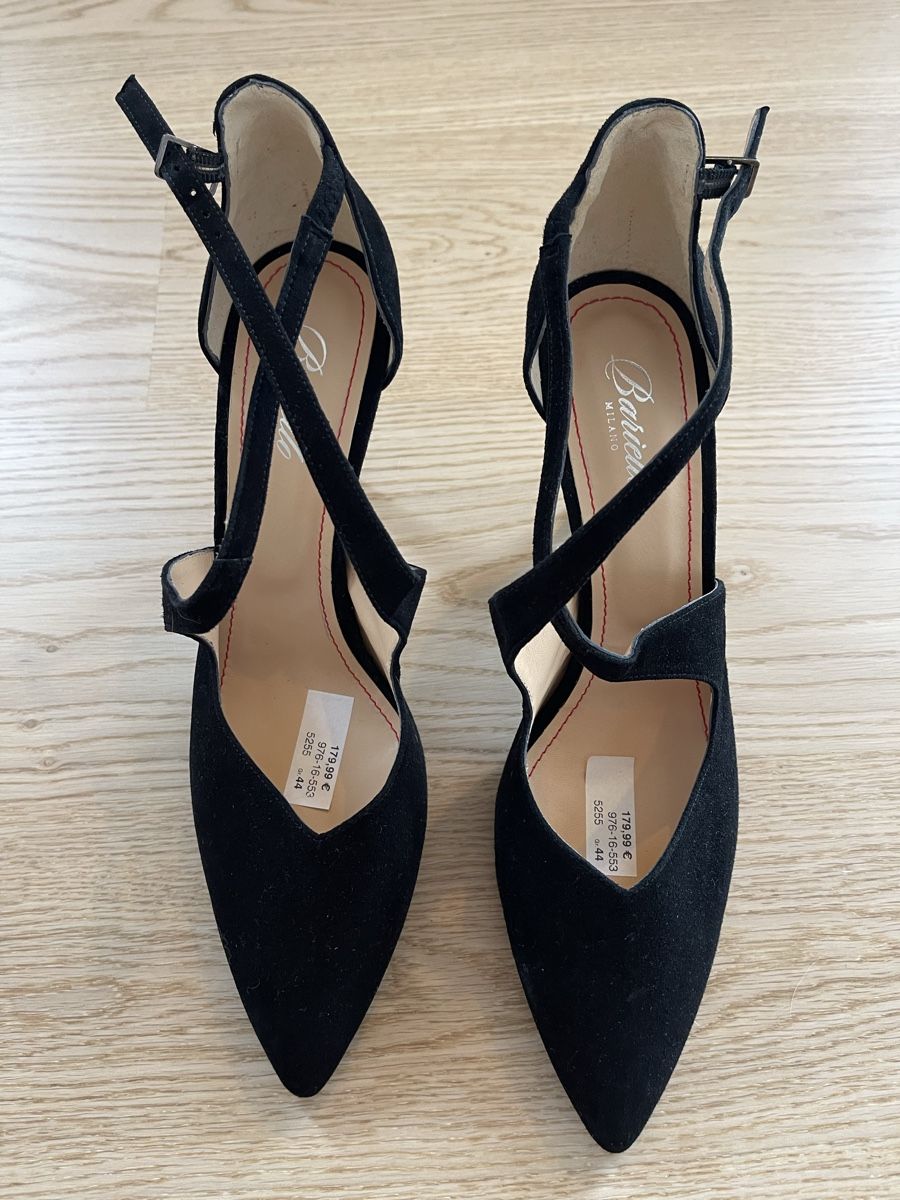 Scarpe da donna: hohe Pumps in Gr 44 ungetragen – Nuovo (secondo la descrizione) da Erlenbach ZH venduto da ilo_62v8 4