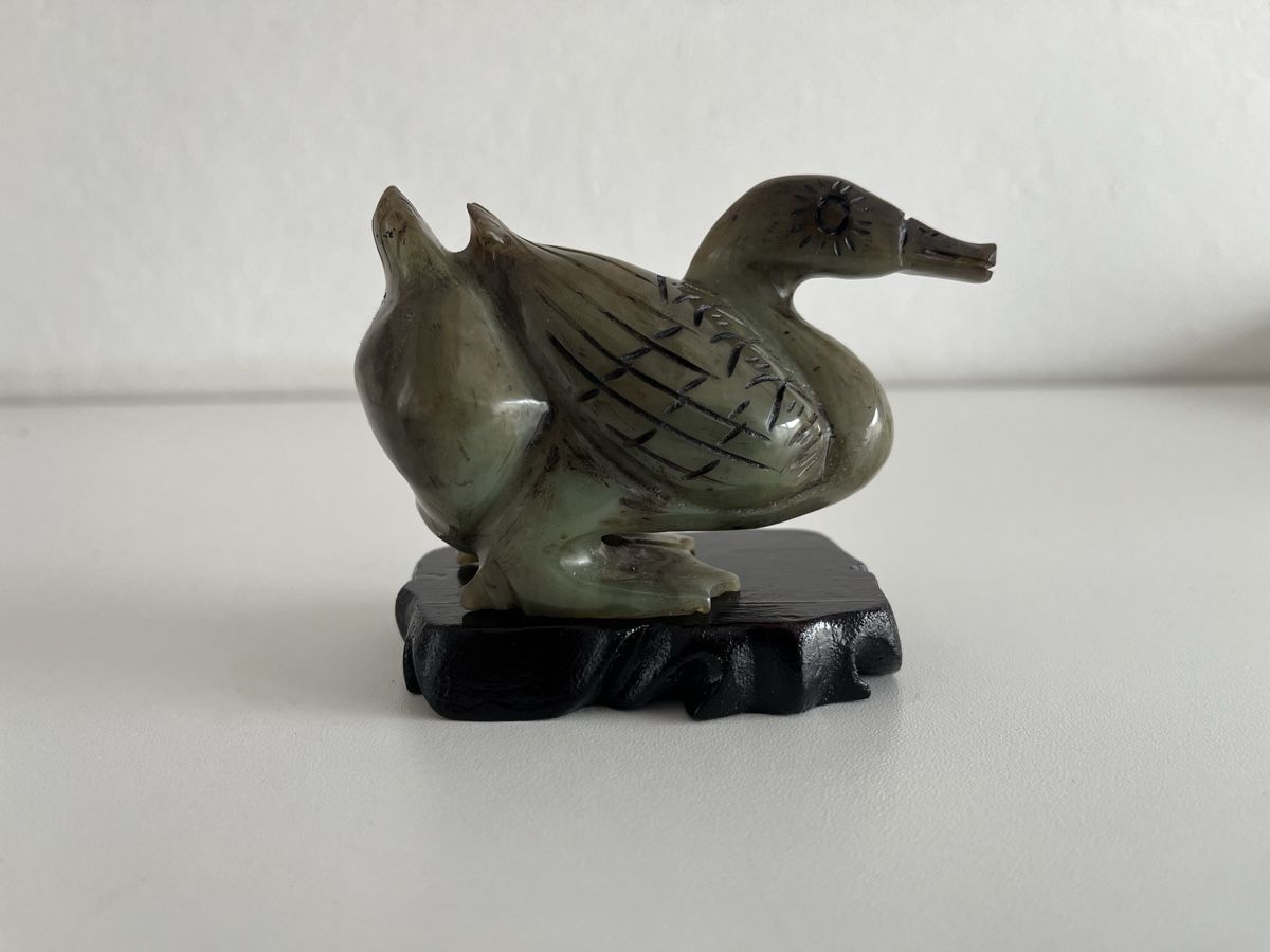 Statuette: Ente mit Holzsockel aus Nephrit-Jade – Usato da Wetzikon ZH venduto da seli03 4