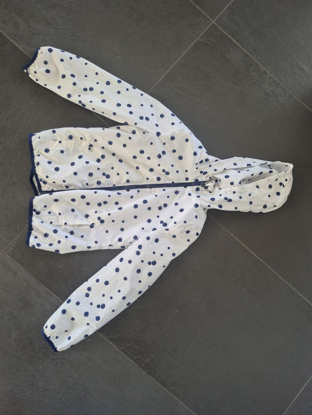 Giacche & Cappotti: Dünne Windjacke OVS Gr. 134 – Usato da Gossau SG venduto da anfre82