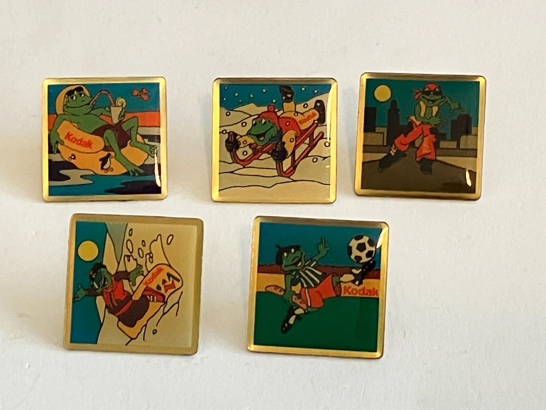 Placchette & Badge: 5 Pin Kodak – Usato da Basel venduto da djwwpp