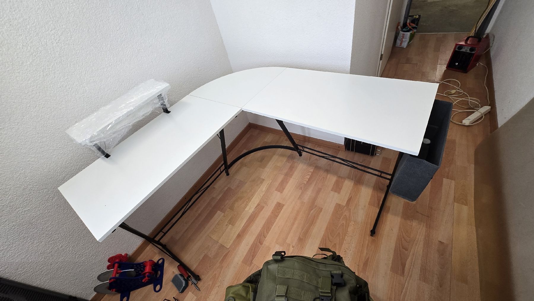 Scrivanie: Gaming Tisch – Nuovo (secondo la descrizione) da Trogen venduto da Brolylssj