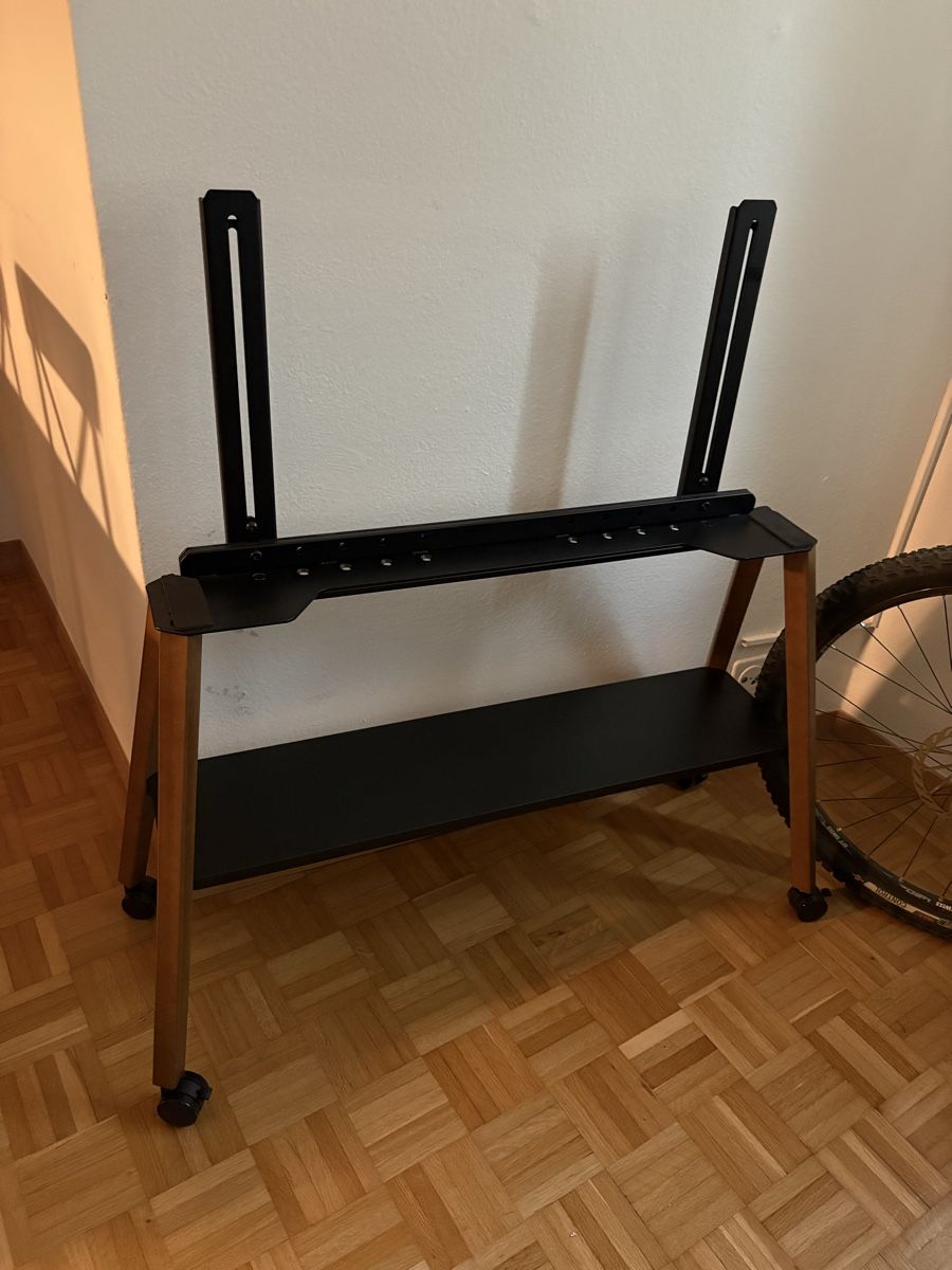 Mobili TV: Movable TV Stand  – Nuovo (secondo la descrizione) da Zürich venduto da Ptomas15 1