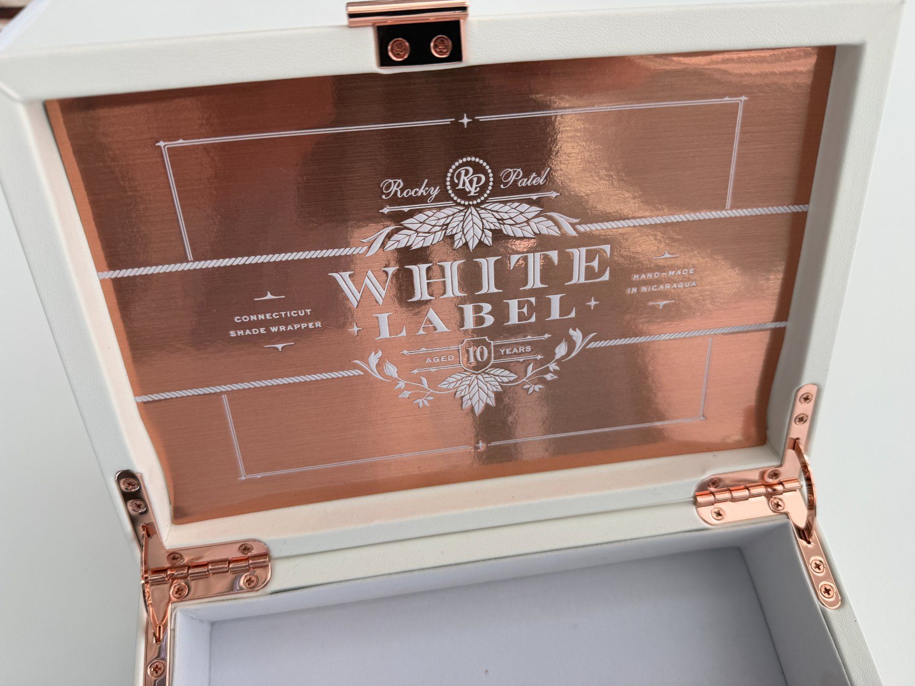 Autres tabacs: Traumhafte & elegante Zigarren-Box Rocky Patel White Label – Neuf (Voir description) à Unterengstringen par Tnovus 4