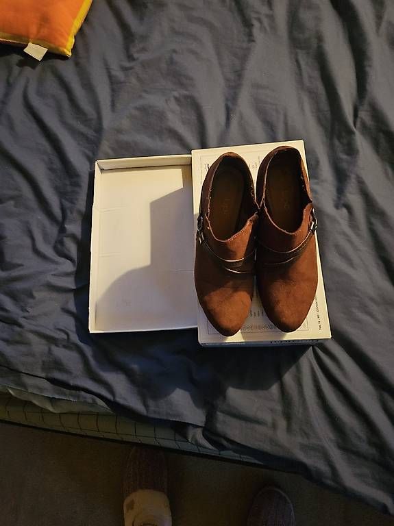 Scarpe da donna: Bottines dame  – Usato da La Croix (Lutry) venduto da azzura01 2