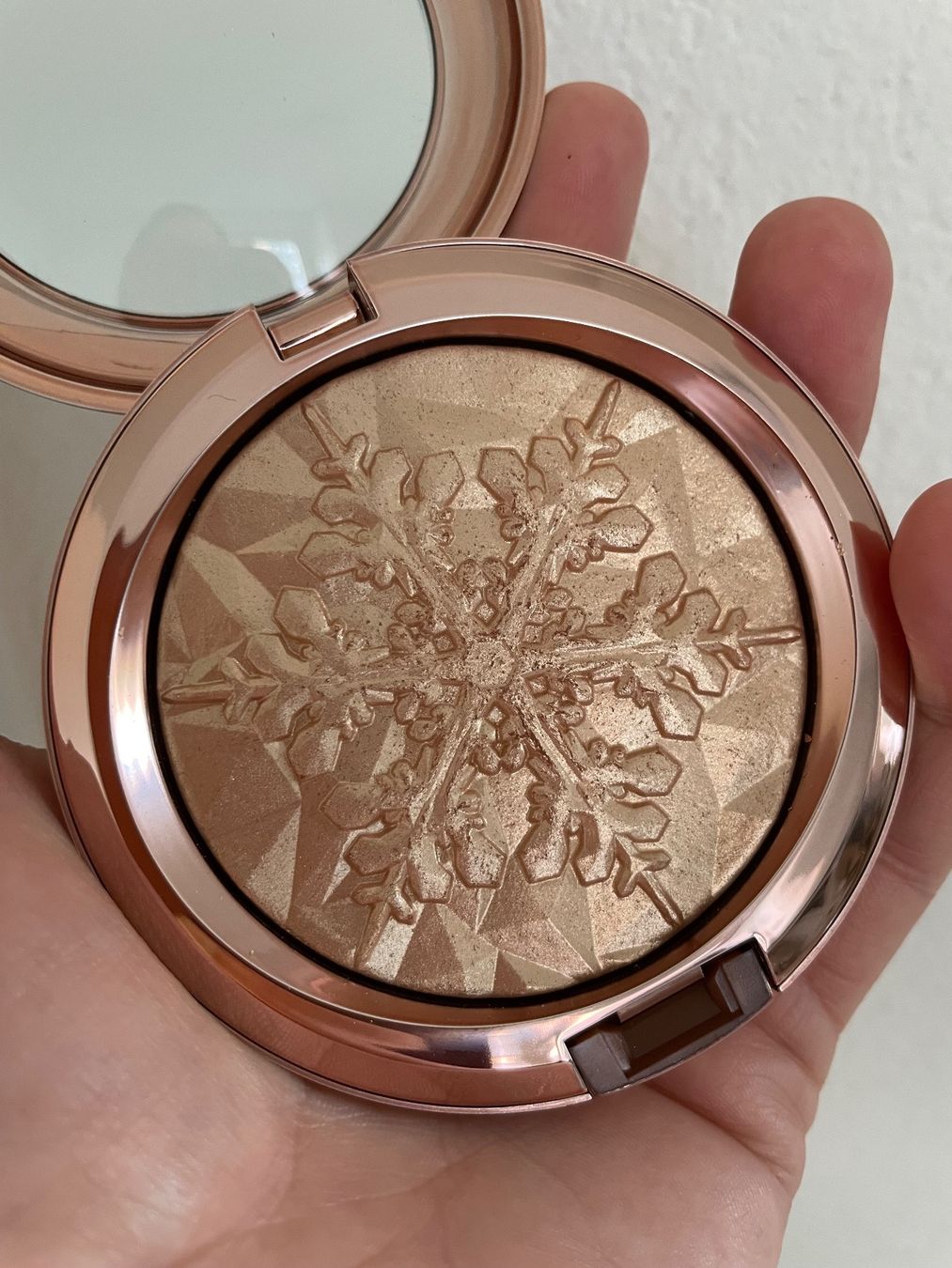 Mac Cosmetics Make-up: MAC limitierter Hightlighter,neuwertig,Ladenpreis CHF41.00 – Nuovo (secondo la descrizione) da Zürich venduto da deruja