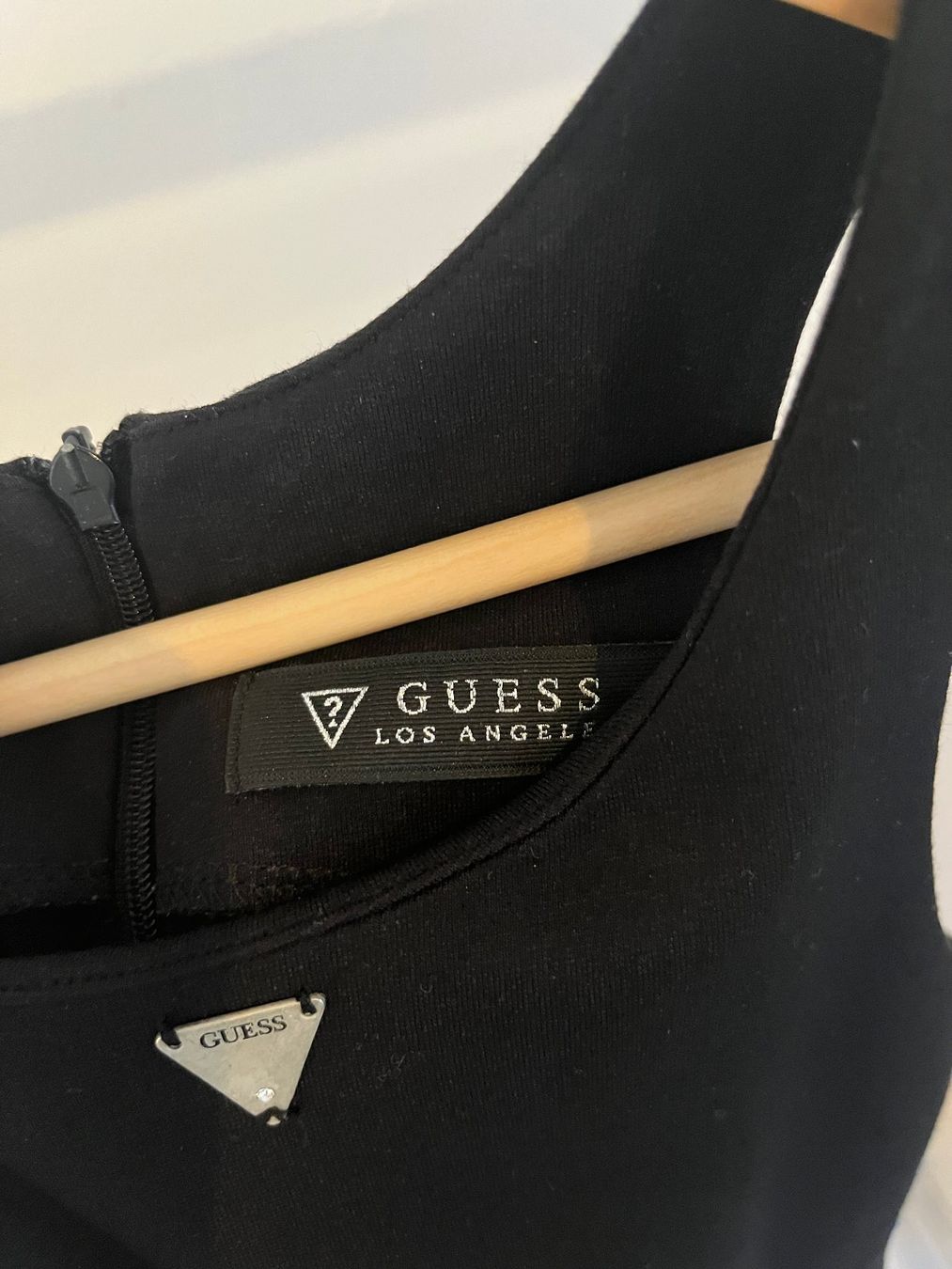 Guess Kleider: Robe noire, Guess – Gebraucht aus Savagnier von taianab 4