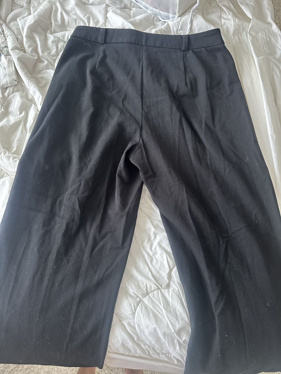 Bershka Pantaloni: Pantalon Noir Bershka – Usato da Hauterive NE venduto da ric_cx8j 2