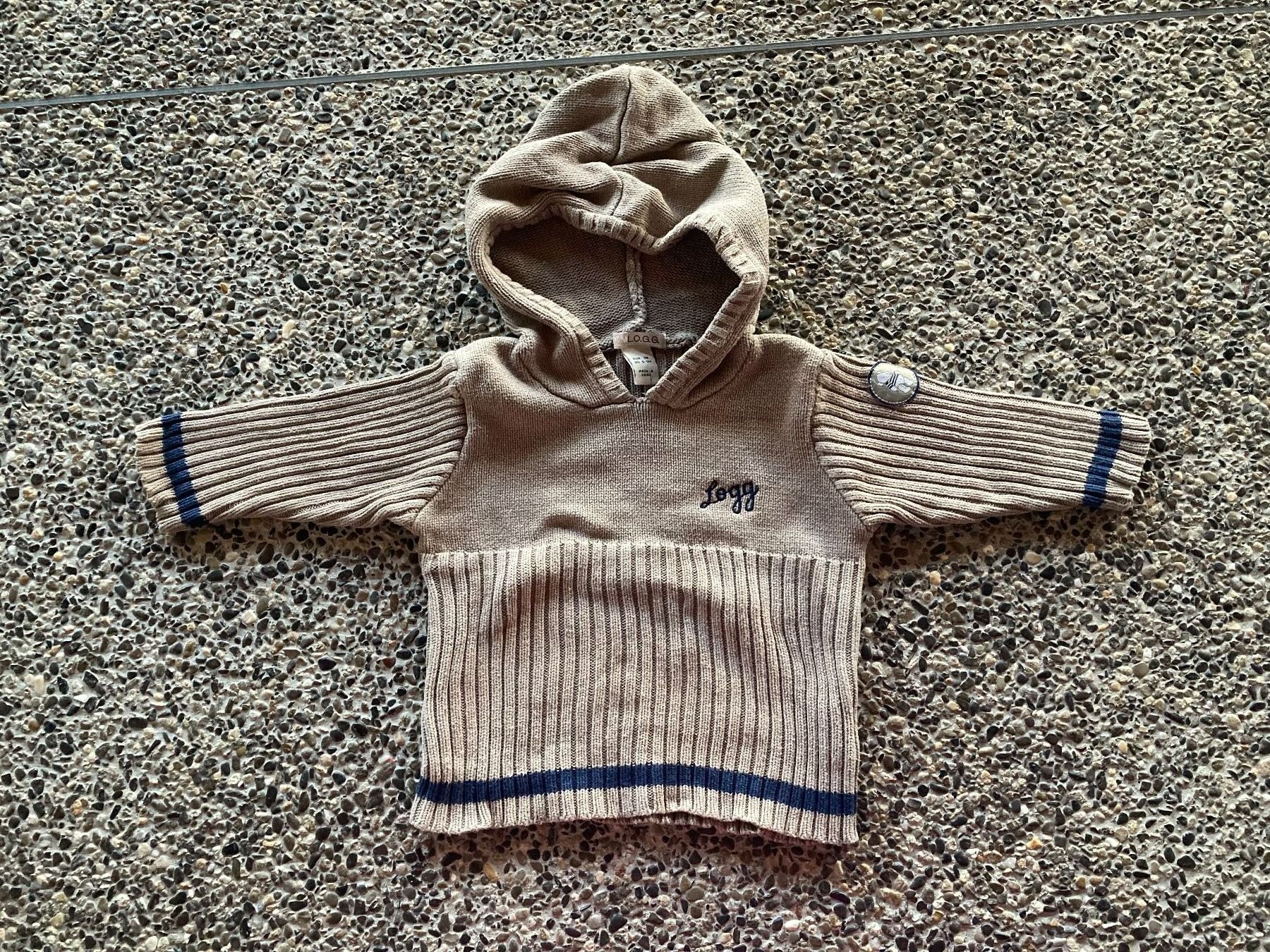 Maglioni & Felpe: Kapuzen Strickpullover / Hoodie, Gr. 74 – Usato da Aetingen venduto da Nadinsky