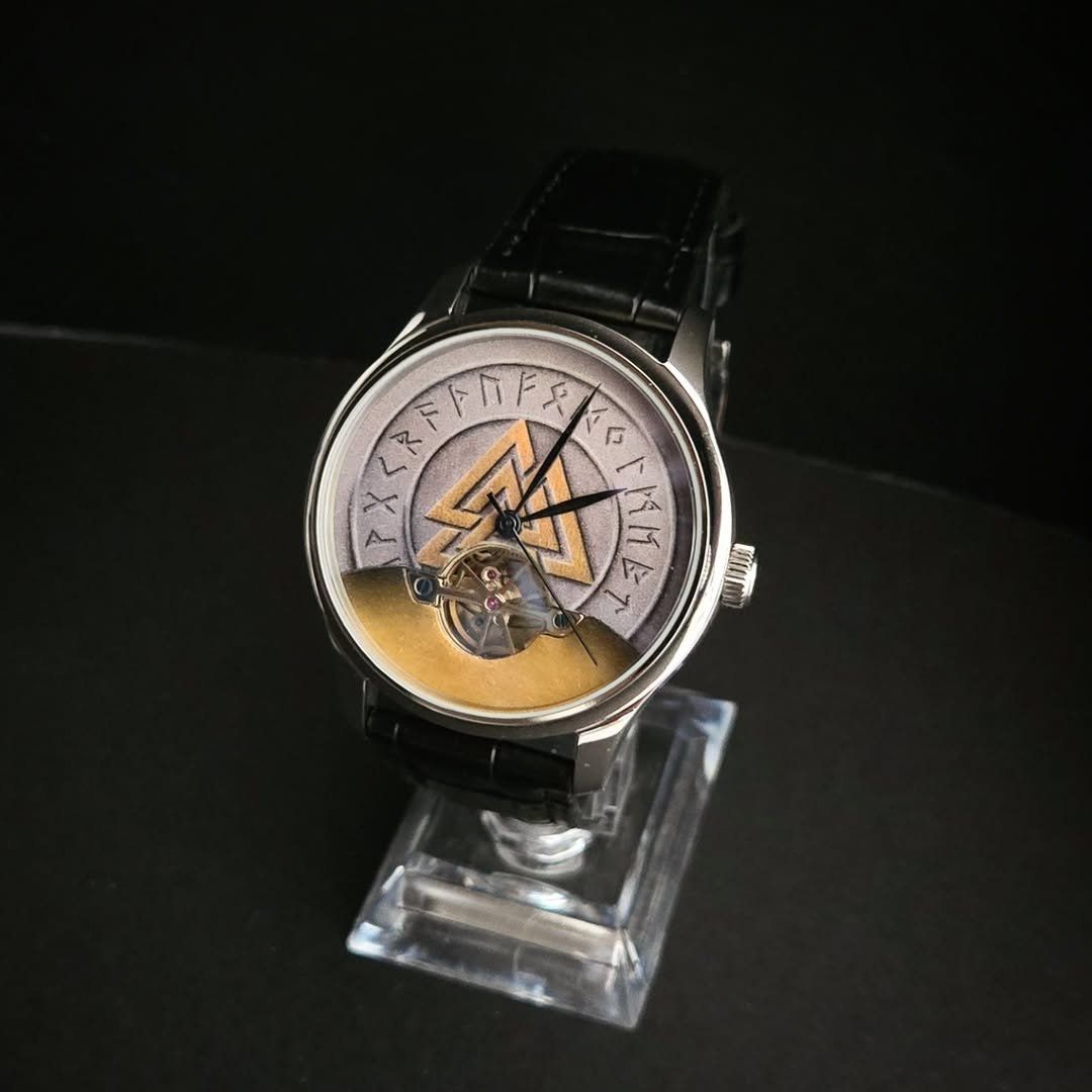 Orologi: Montre "Valknut" – Usato da Delémont venduto da Guerd.Art 1