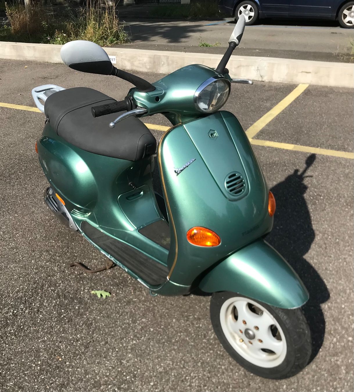 Vespa Scooters: Piaggio Vespa ET4 125, grün – Defekt aus Zürich von
