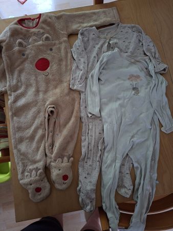 3 Baby Pyjamas in der Grösse 86