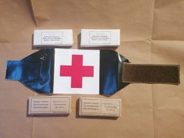 Armee Militär Sanitäter Armbinde, 4 Verbandspack ungeöffnet