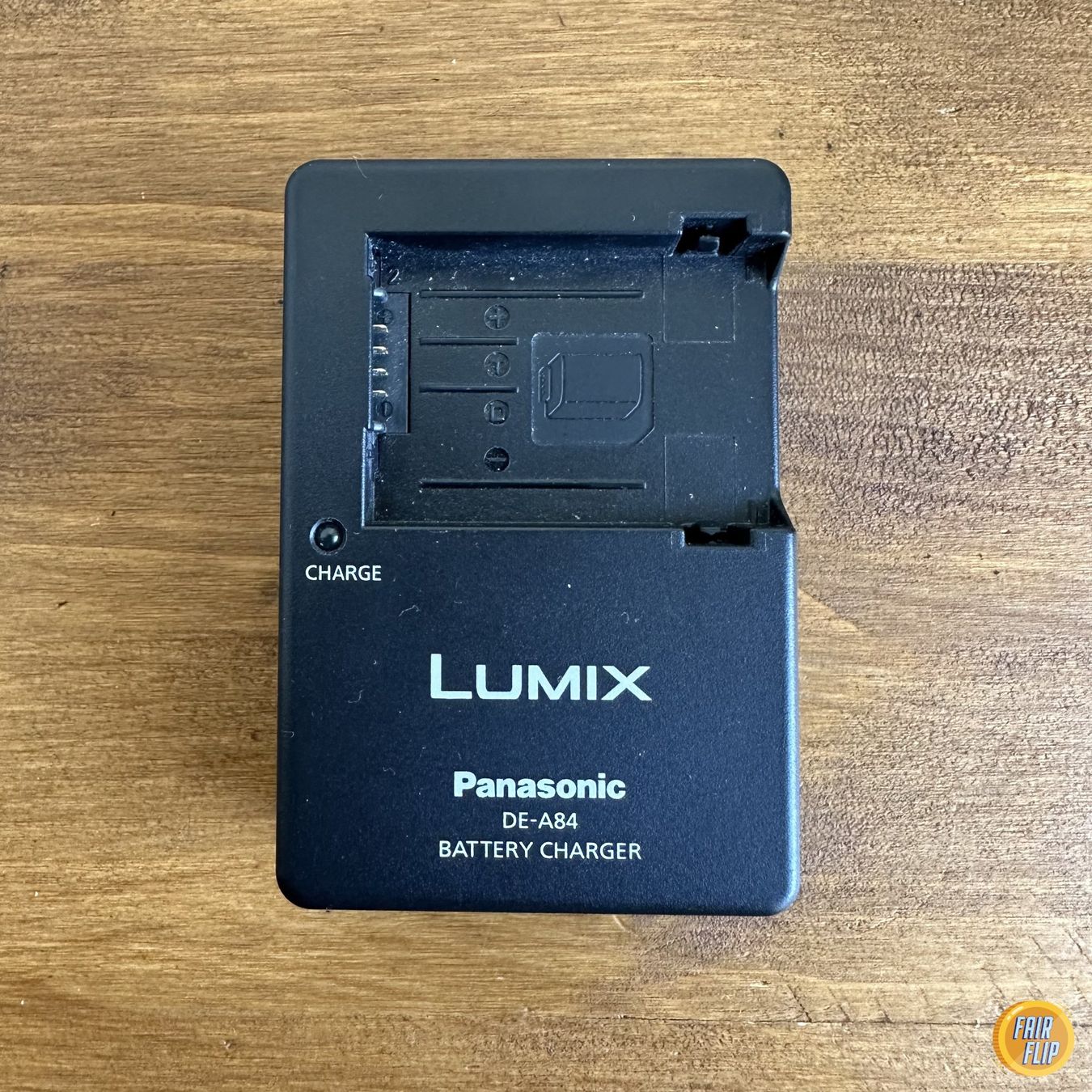 Panasonic Ladegeräte: Panasonic Lumix Ladegerät DE-A84A – Gebraucht aus Luzern von fairflip