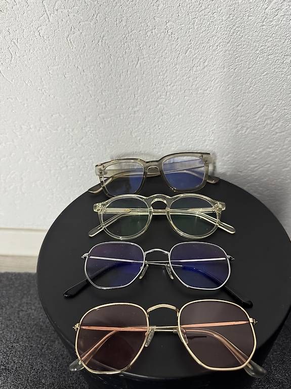Lunettes & Verres: Paires de lunettes – D'occasion à Vevey par diogodasilva_ 1