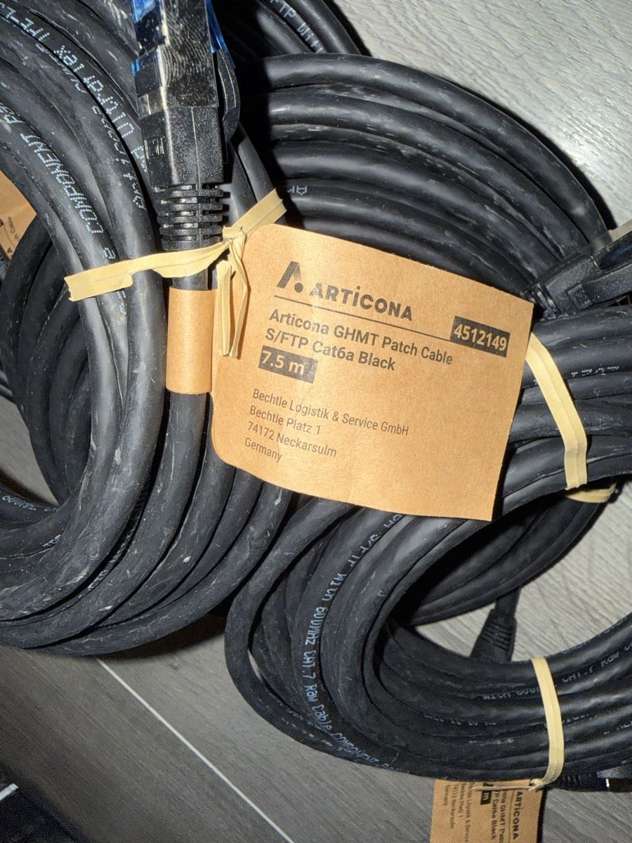 Câbles: ARTICONA 10 m Patch Cable RJ45 <-> RJ45 – Neuf avec emballage d'origine à Oberriet SG par Petros.