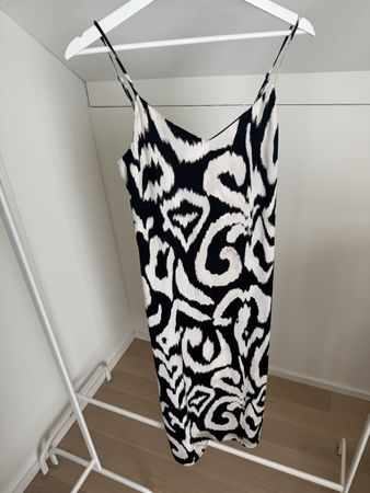 Sommerliches Trägerkleid im Zebra-Look, Grösse XS